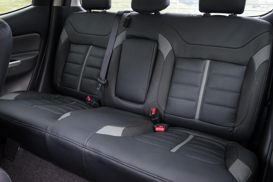  Mitsubishi L200 Double Cab Barbarian 2015 года  (фото 25 из 30)